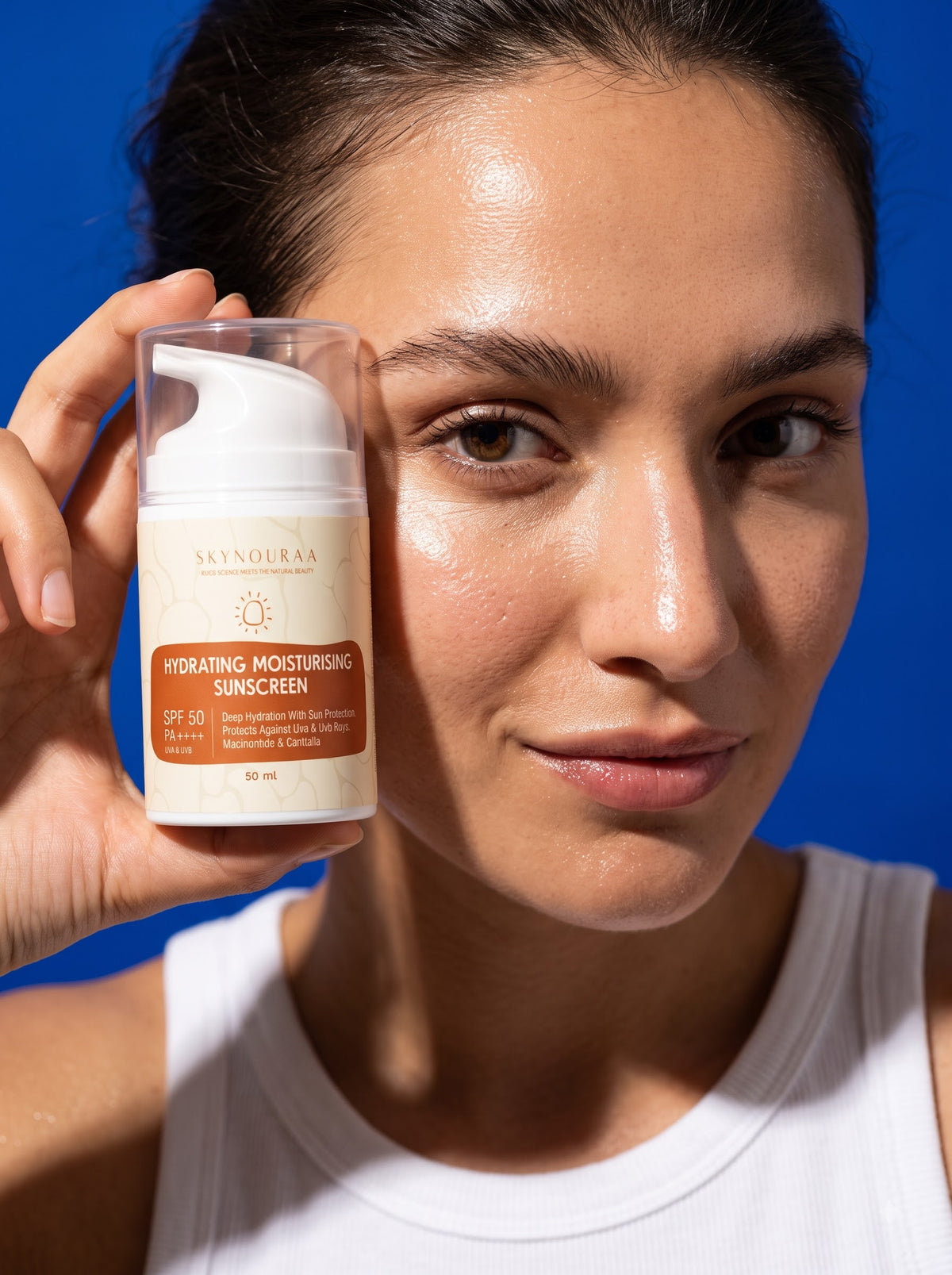 Skynouraa Hydrating Moisturising Sunscreen SPF 50 PA++++ | With Niacinamide, Ceramide NP & Hyaluronic Acid | Broad Spectrum UVA/UVB Protection | Lightweight | All Skin Types